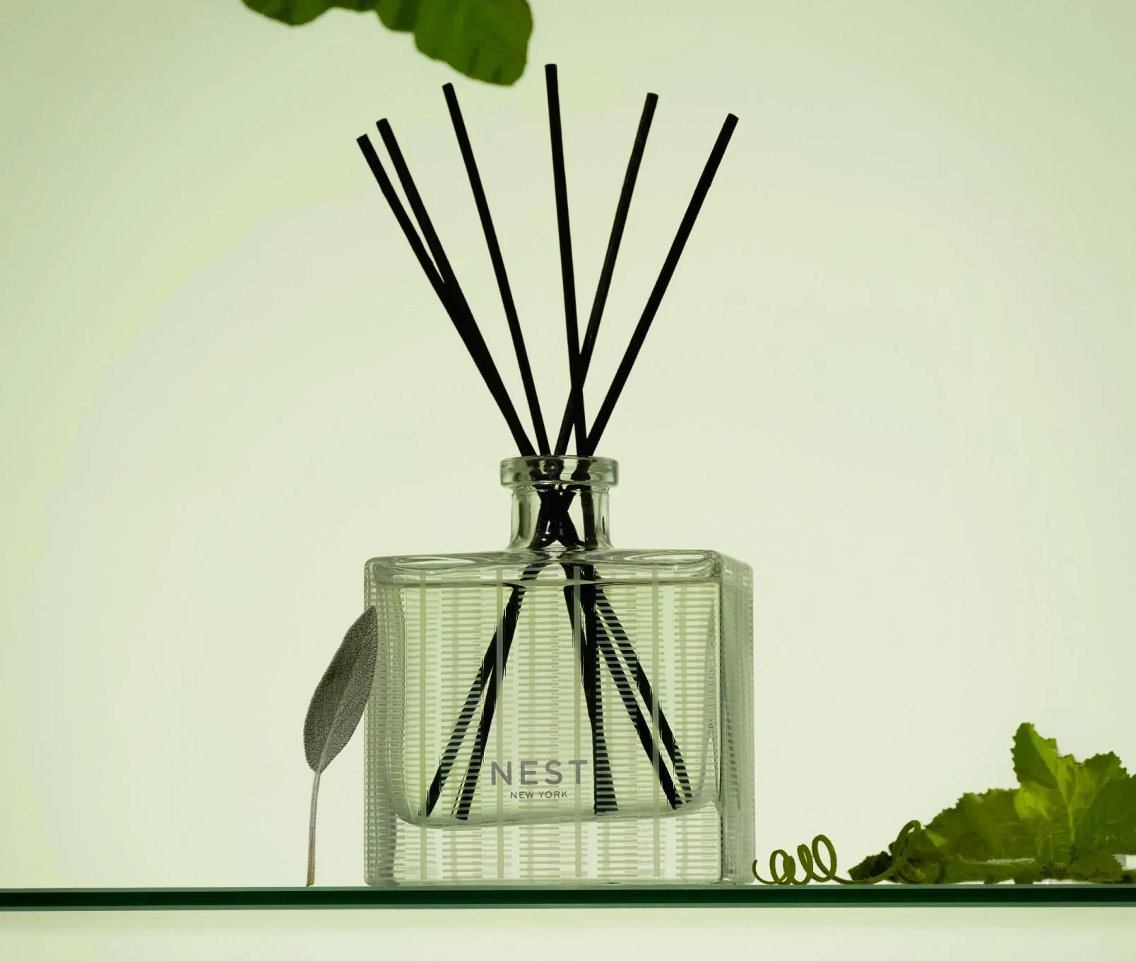 153-cucumber-white-sage-reed-diffuser-2.webp Cucumber & White Sage Reed Diffuser