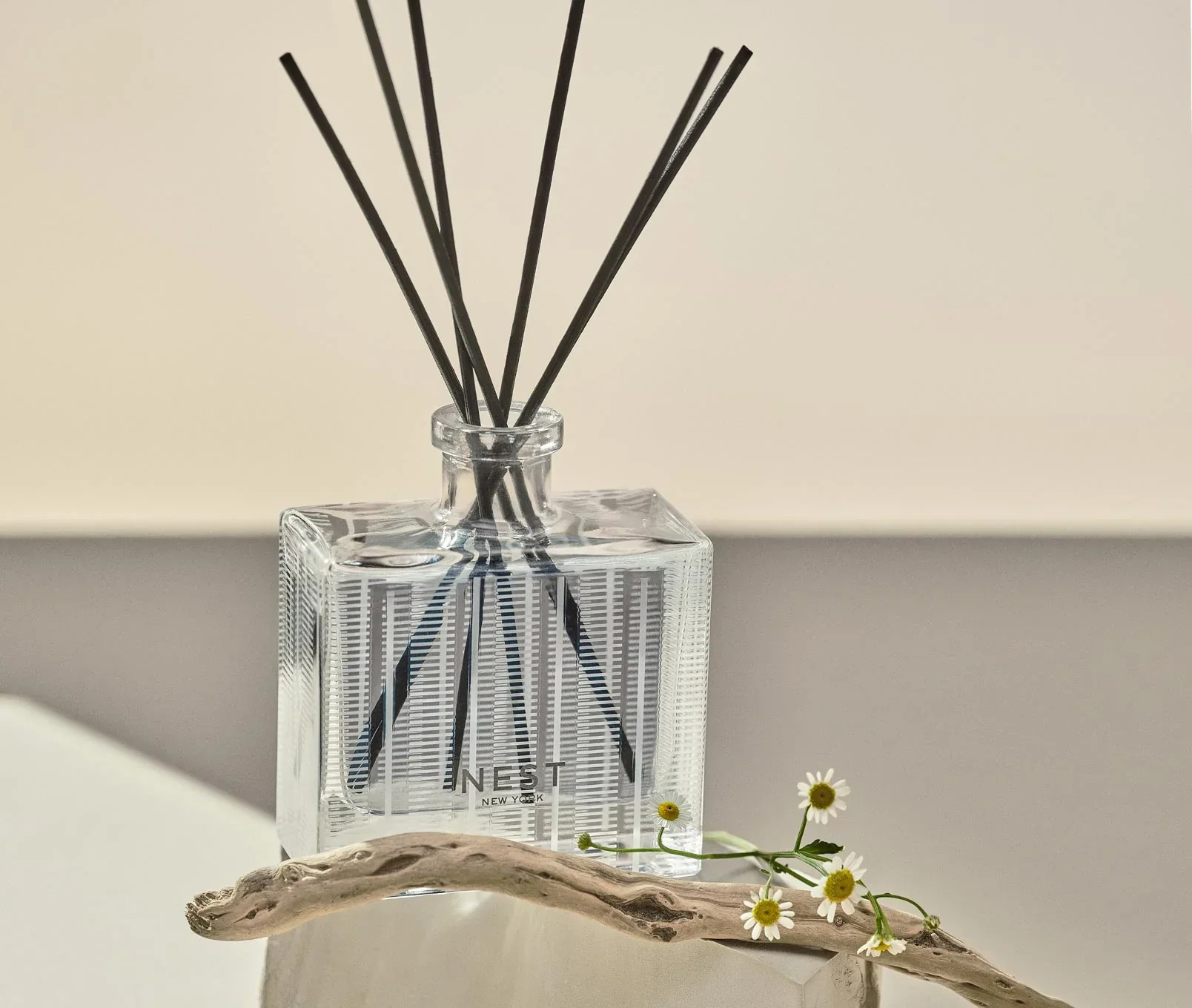 165-driftwood-chamomile-reed-diffuser-2.webp Driftwood & Chamomile Reed Diffuser