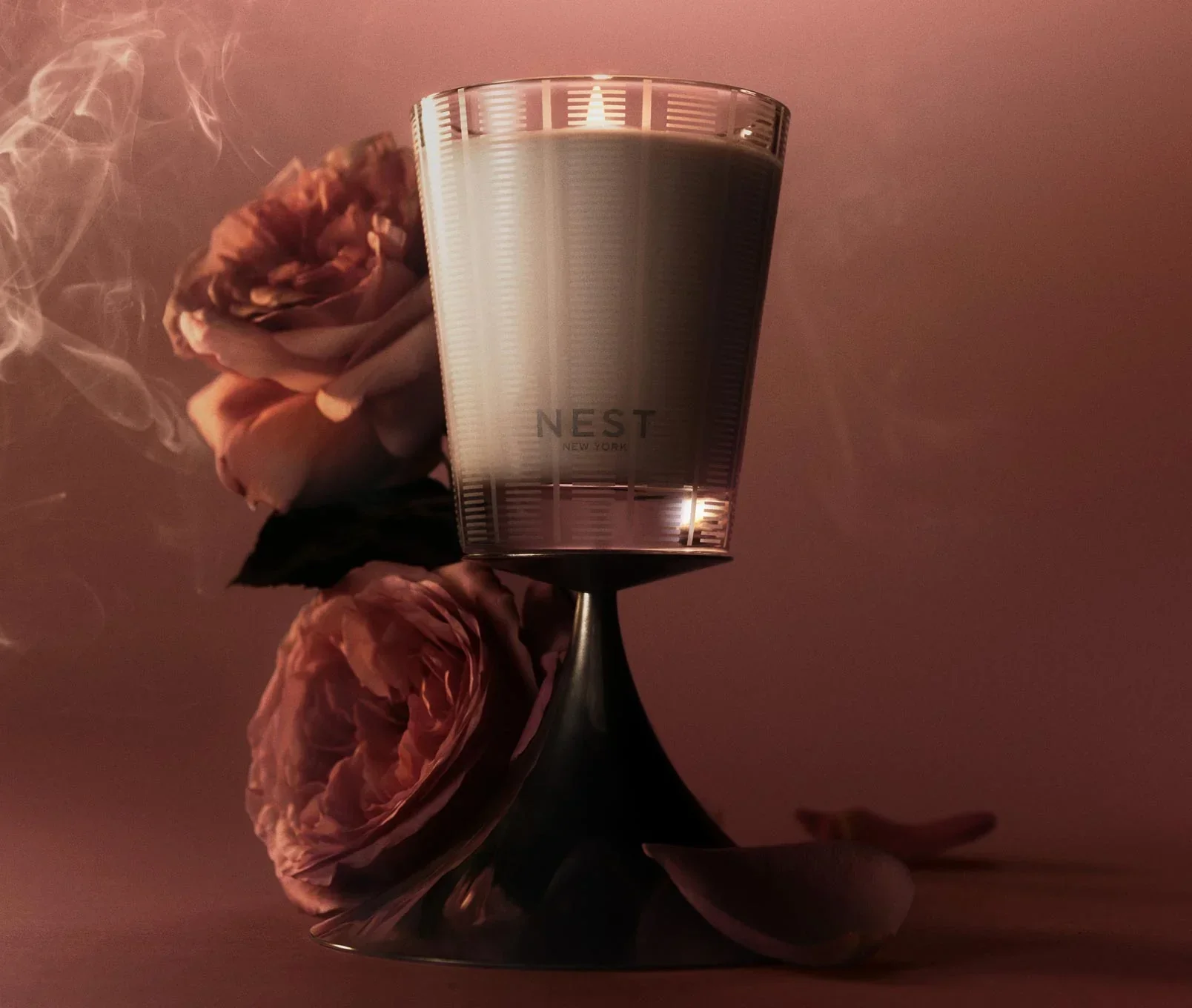 249-rose-noir-oud-classic-candle-2.webp Rose Noir & Oud Classic Candle