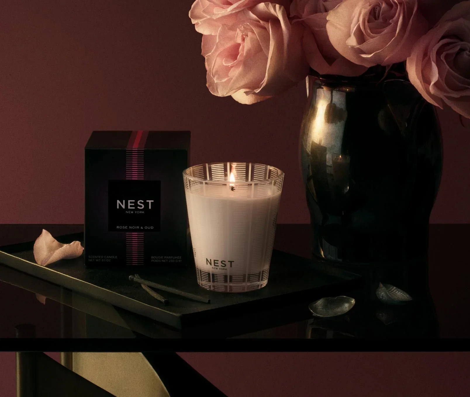 249-rose-noir-oud-classic-candle-3.webp Rose Noir & Oud Classic Candle