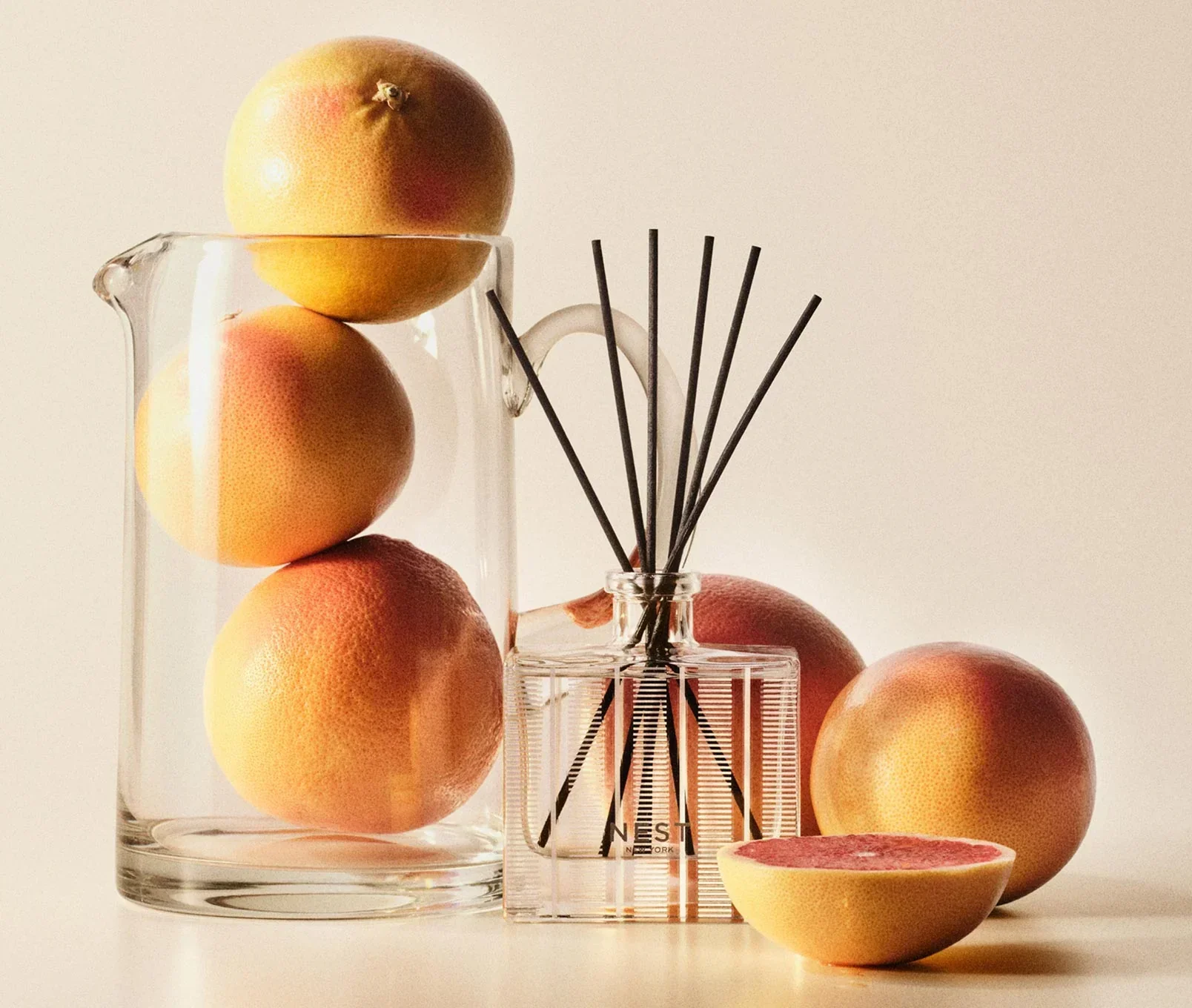 27-grapefruit-reed-diffuser-3.webp Grapefruit Reed Diffuser