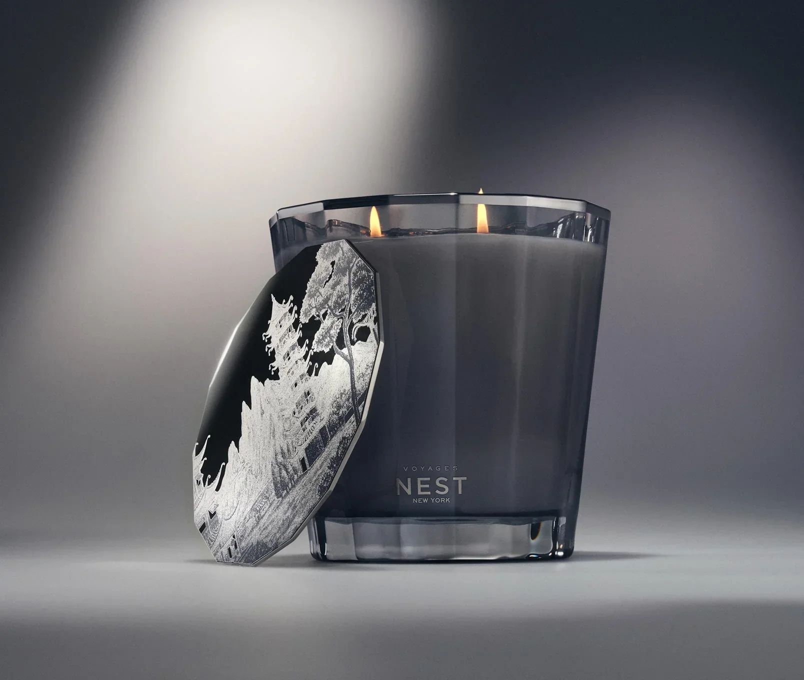 300-voyages-opulent-osmanthus-2-wick-candle-600g-4.webp VOYAGES Opulent Osmanthus 2-Wick Candle (600g)