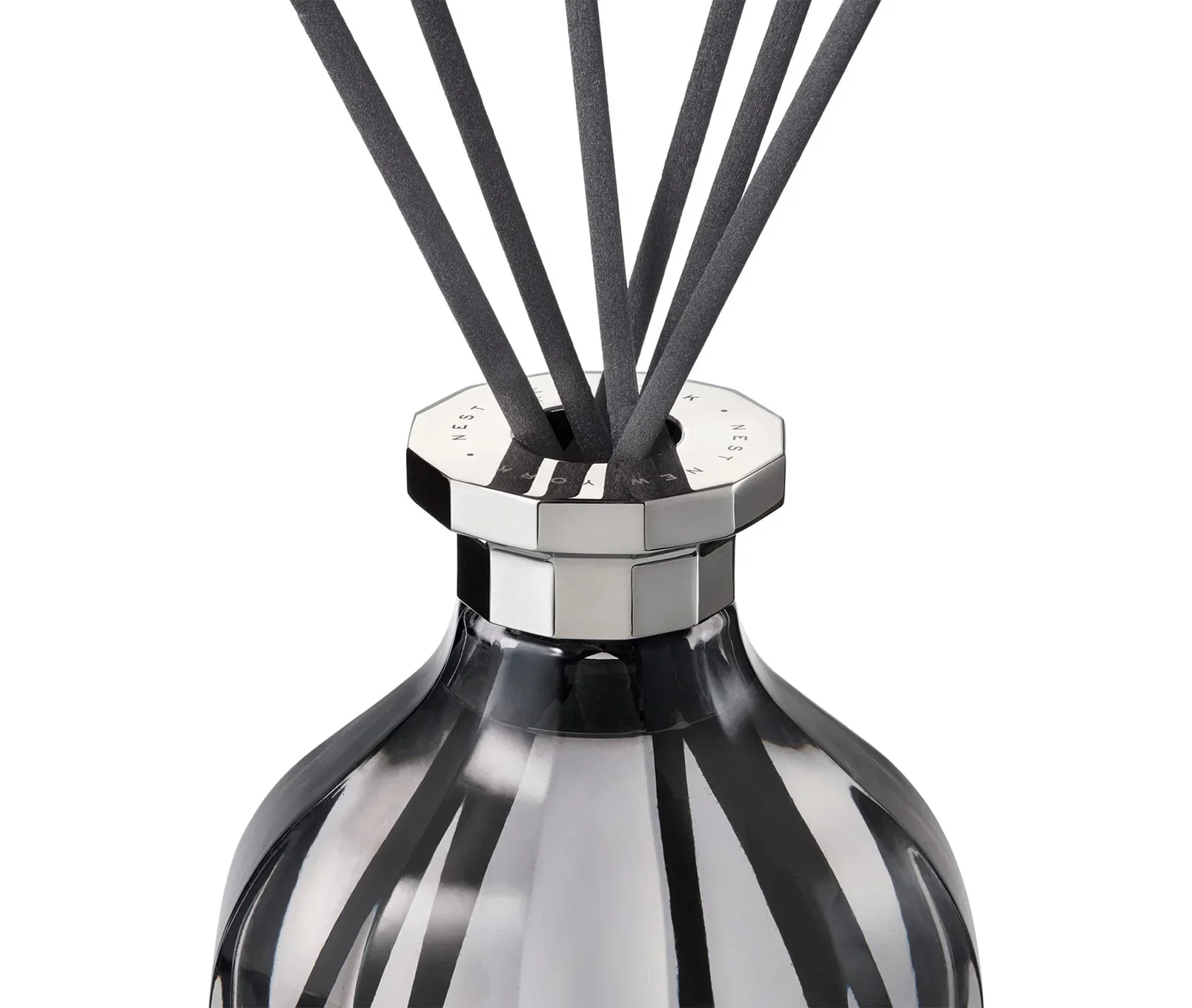 VOYAGES Opulent Osmanthus Reed Diffuser (500ml)