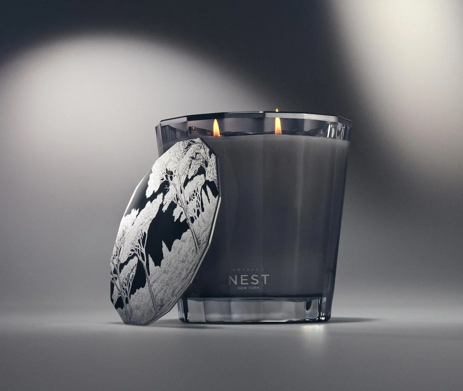 VOYAGES Oud Mystique 2-Wick Candle (600g)