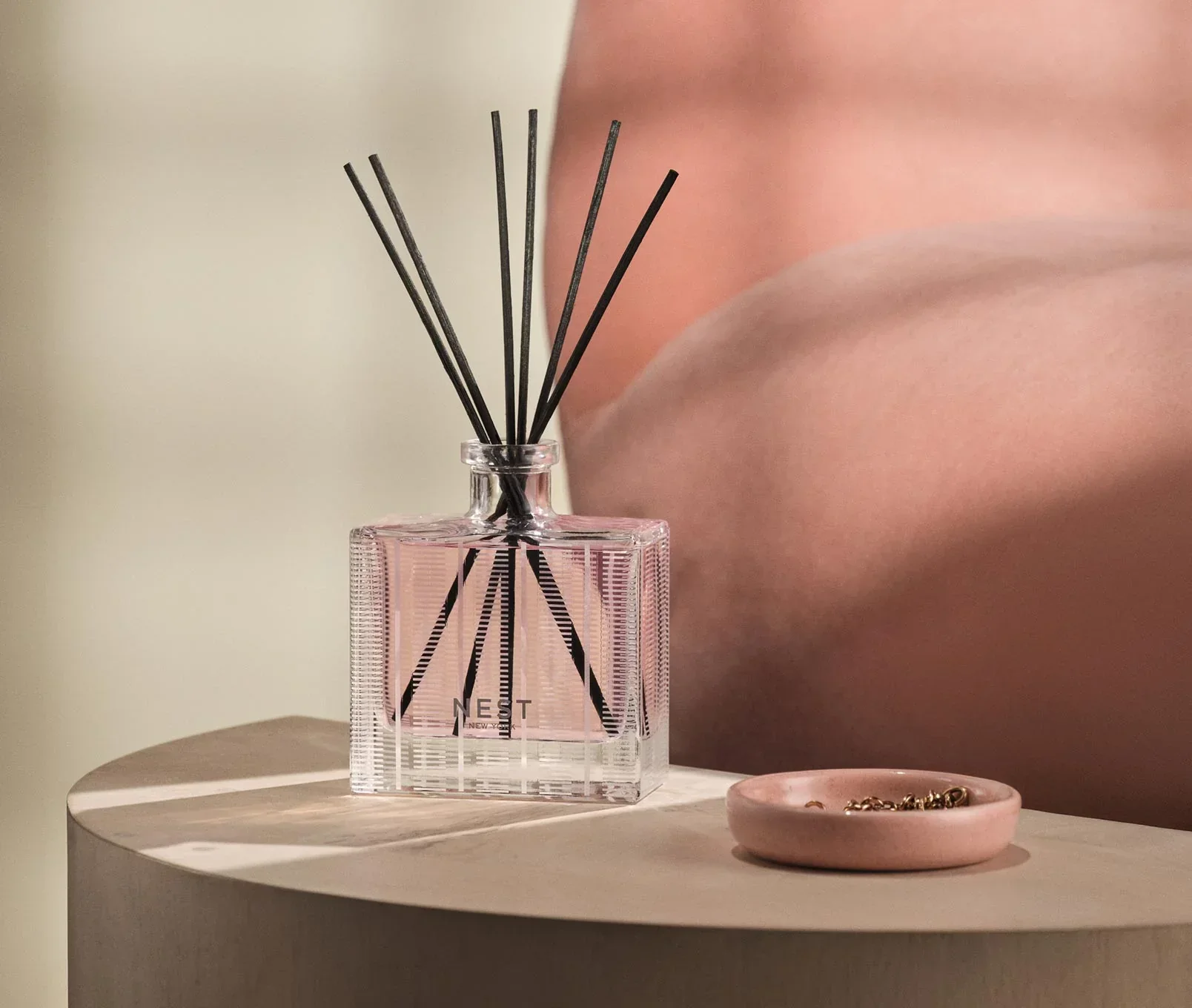 35-himalayan-salt-rosewater-reed-diffuser-3.webp Himalayan Salt & Rosewater Reed Diffuser