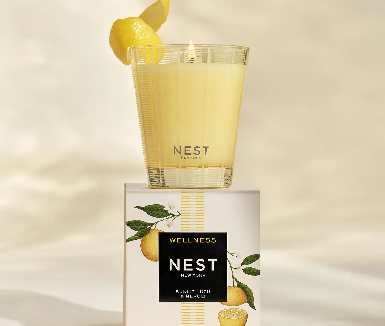 67-sunlit-yuzu-neroli-classic-candle-2.webp Sunlit Yuzu & Neroli Classic Candle
