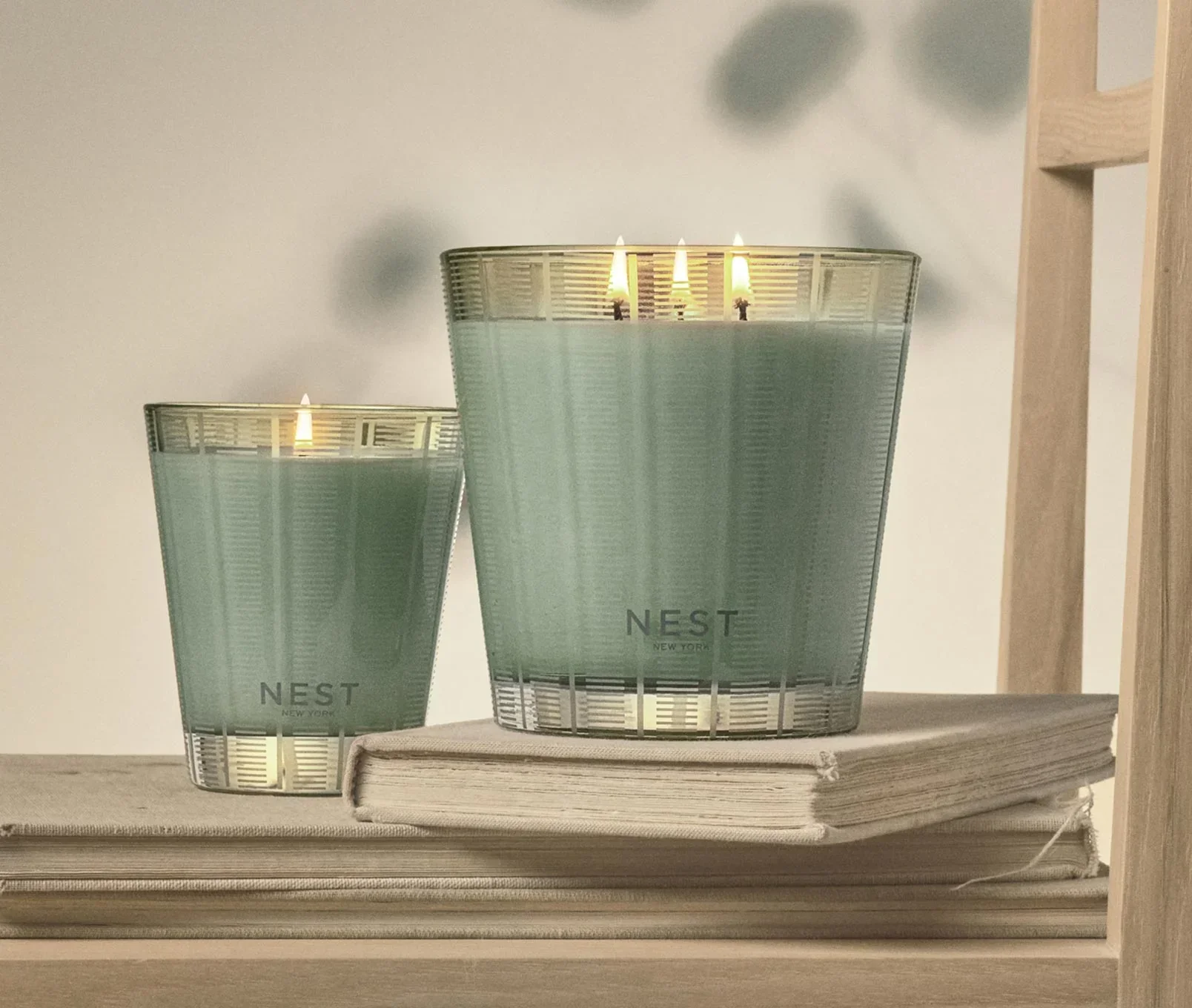 94-wild-mint-eucalyptus-3-wick-candle-3.webp Wild Mint & Eucalyptus 3-Wick Candle